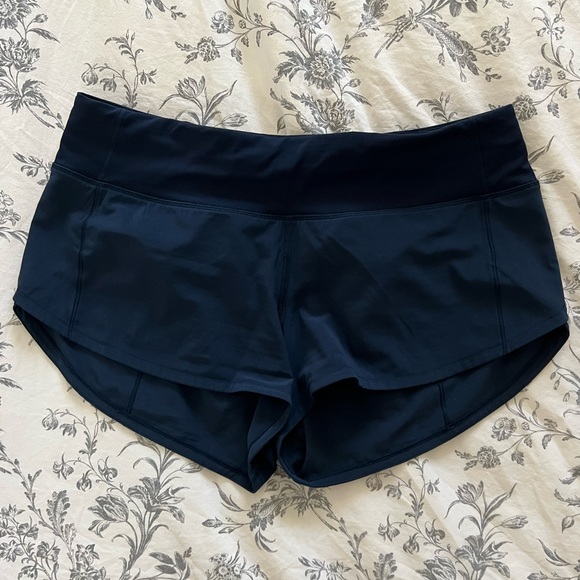 [SOLD] Lululemon Speed Up Short 2.5” True Navy - Picture 2 of 5